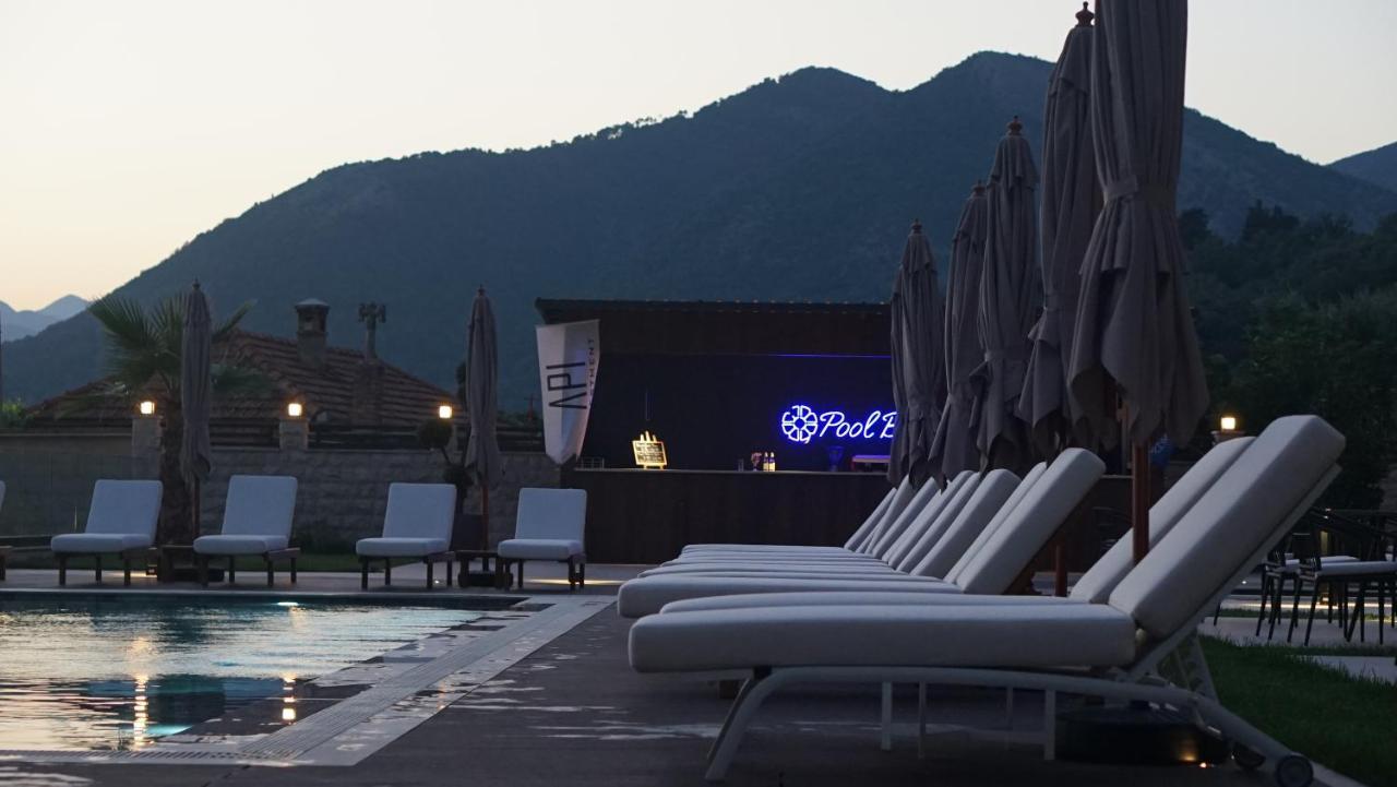 Royal Blue Resort & Residences Tivat Exterior foto