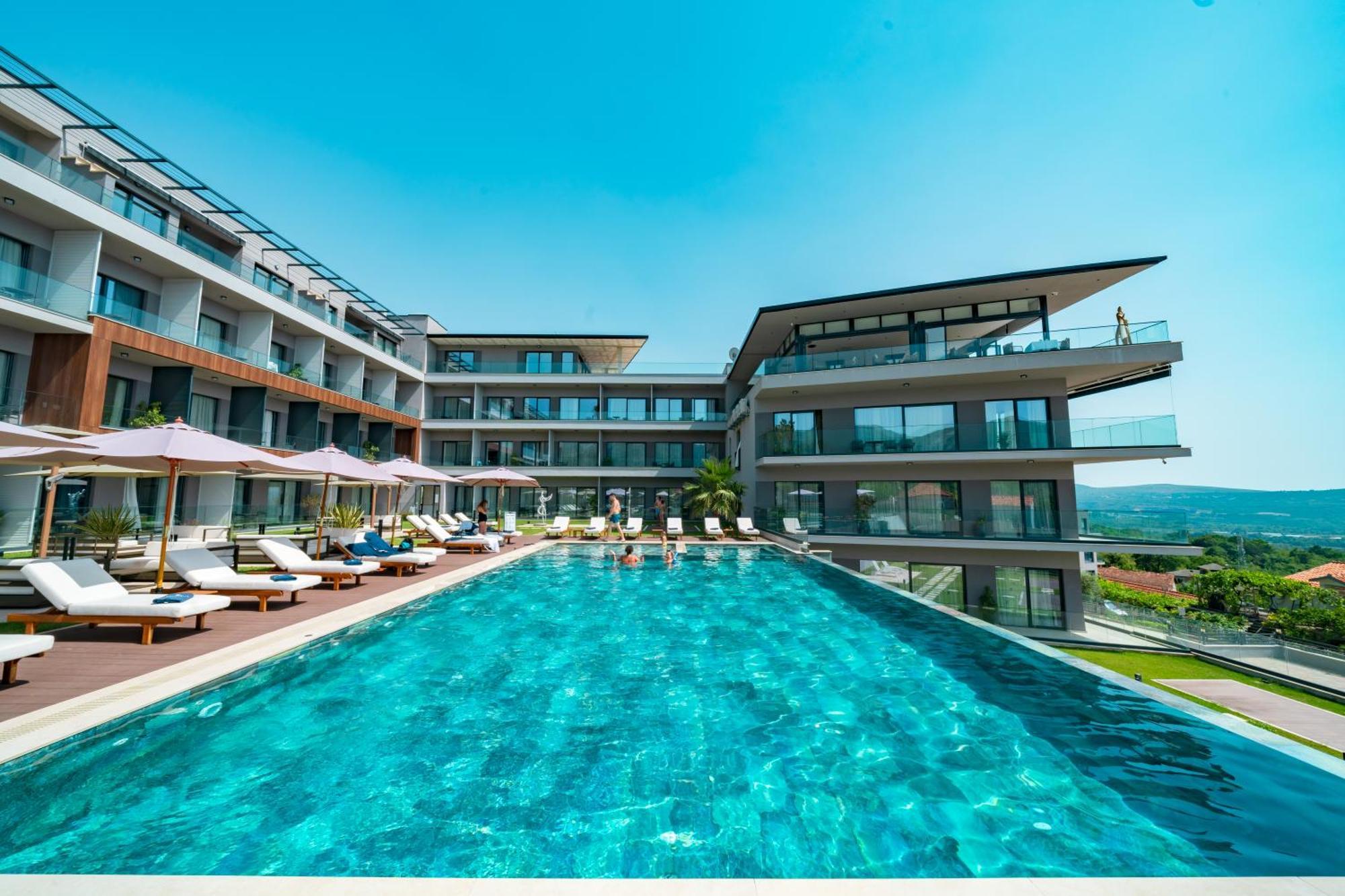 Royal Blue Resort & Residences Kavač Exterior foto